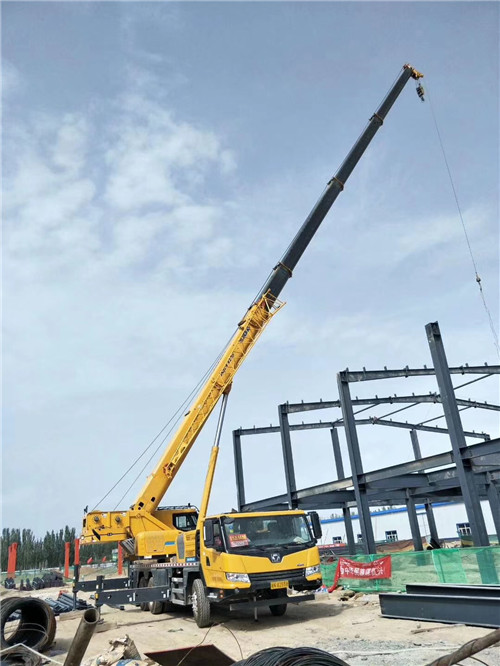 达孜区超高层建筑钢结构吊装案例